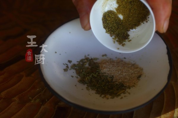 香煎鲳鱼怎么做-香煎鲳鱼的做法4