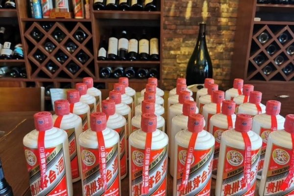 茅台酒为什么不用透明玻璃瓶装1