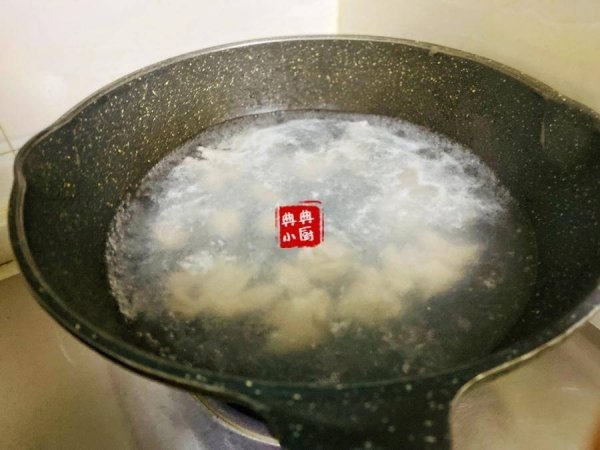 秋季清肠减脂喝什么汤比较好-海带汤的做法3