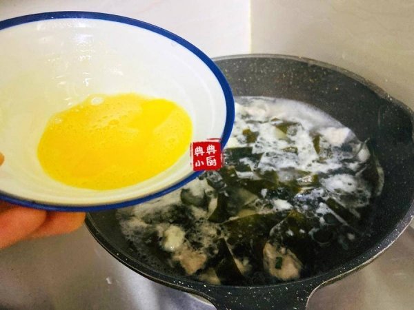 秋季清肠减脂喝什么汤比较好-海带汤的做法5