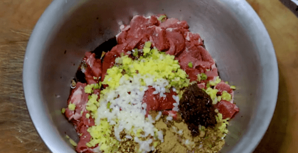 川味粉蒸牛肉要蒸多久-川味粉蒸牛肉的家常做法7