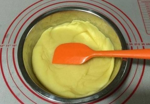 芋泥绿豆糕月饼怎么做-芋泥绿豆糕月饼的做法8