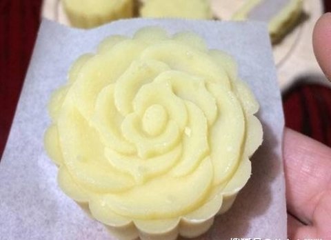 芋泥绿豆糕月饼怎么做-芋泥绿豆糕月饼的做法14