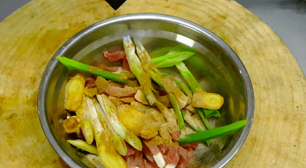 砂锅小酥肉怎么做-砂锅小酥肉的做法3