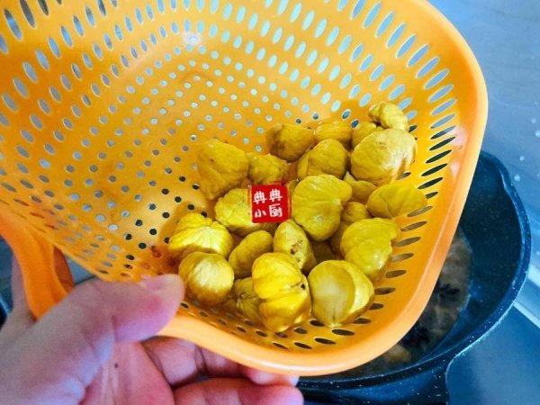 板栗烧鸡怎样做-板栗烧鸡的家常做法5