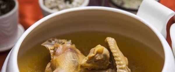 脱骨鸡怎么脱骨-整鸡脱骨的操作步骤1