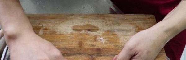 脱骨鸡怎么脱骨-整鸡脱骨的操作步骤5