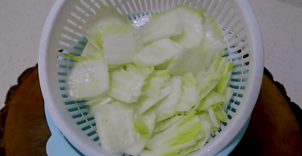 醋溜白菜怎么炒-醋溜白菜的家常做法3