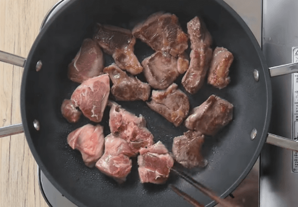 羊肩肉怎么做好吃-兰开夏羊肉锅2