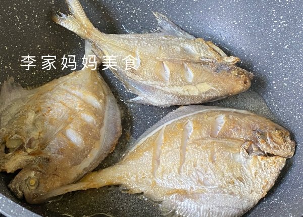 秋天孩子补钙吃什么好-红烧鲳鱼的做法8