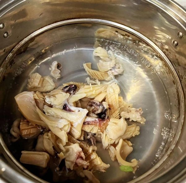 墨鱼干炒香芹怎么做-墨鱼干炒香芹的做法6