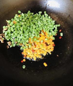 肉末豆角怎么炒好吃-肉末豆角的做法6