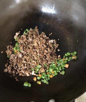 肉末豆角怎么炒好吃-肉末豆角的做法7