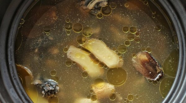 黄芪当归乌鸡汤有什么功效-黄芪当归乌鸡汤的做法6
