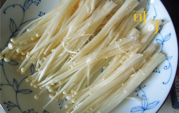 墨鱼干和什么煲汤最好-墨鱼干菌菇汤怎么做8