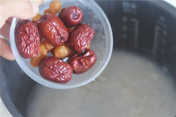 秋燥喝什么粥-秋季润燥粥的做法4