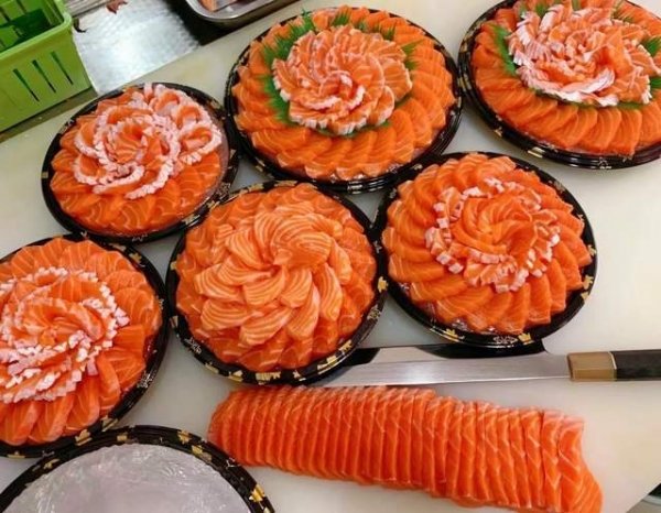 怎么区分三文鱼和虹鳟鱼肉...