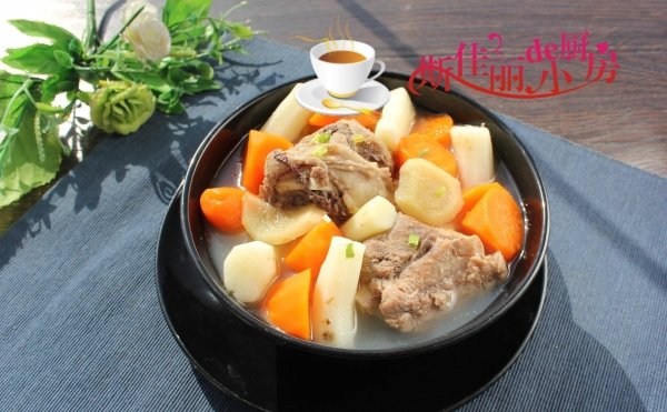 秋冬滋补喝什么汤好-山药萝卜棒骨汤怎么做1