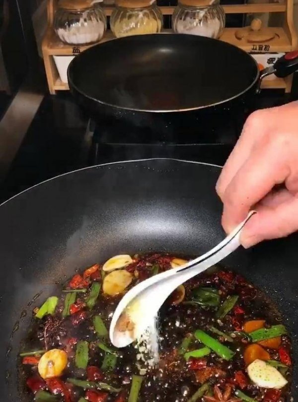 家常鸭血怎么烧-家常鸭血的做法5