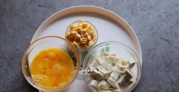 玉米粒豆腐羹-玉米豆腐羹的做法3