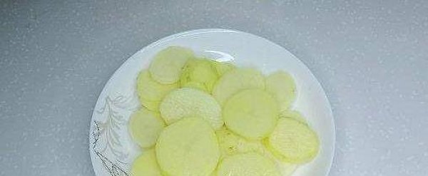 香辣干锅土豆年糕怎么做-香辣干锅土豆年糕的做法3