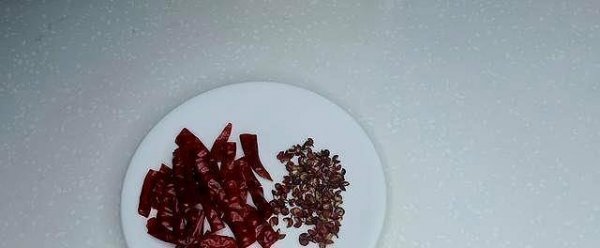 香辣干锅土豆年糕怎么做-香辣干锅土豆年糕的做法5