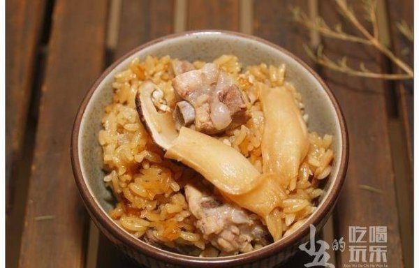 松茸焖饭要一起煮吗-松茸焖饭的做法1