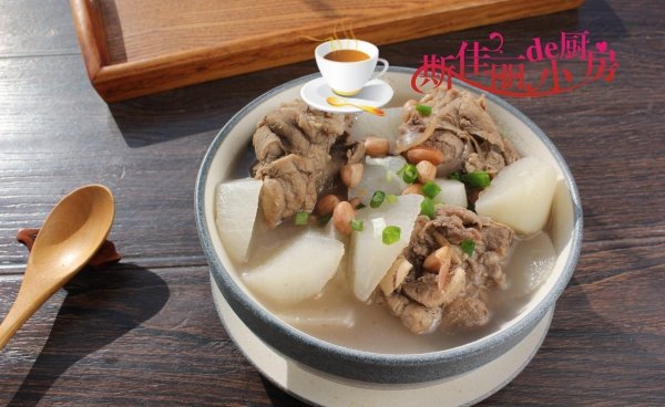 花生米萝卜棒骨汤怎么做-花生米萝卜棒骨汤的做法1