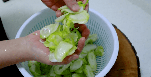 凉拌儿菜怎么做-凉拌儿菜的家常做法2