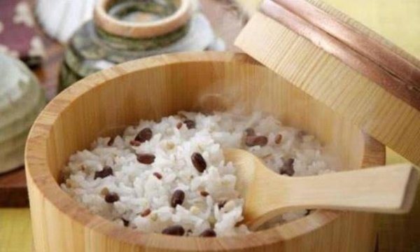大米为何会长虫呢-大米长虫了还能吃么6