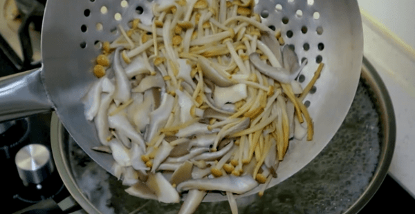 肥牛怎么做最好吃-藤椒肥牛的家常做法3