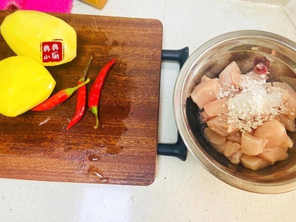 鸡丁炒土豆丁怎么做-鸡丁土豆丁的做法2