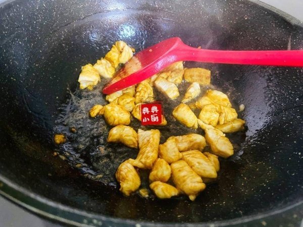鸡丁炒土豆丁怎么做-鸡丁土豆丁的做法3