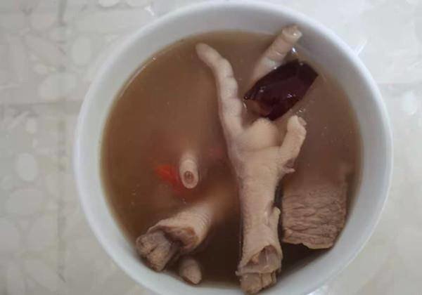 鸡脚瘦肉苹果汤的做法-苹...