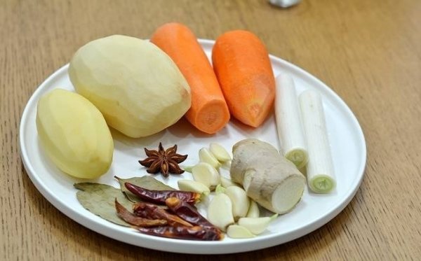 小鸡炖土豆炖多长时间-小鸡炖土豆的家常做法4