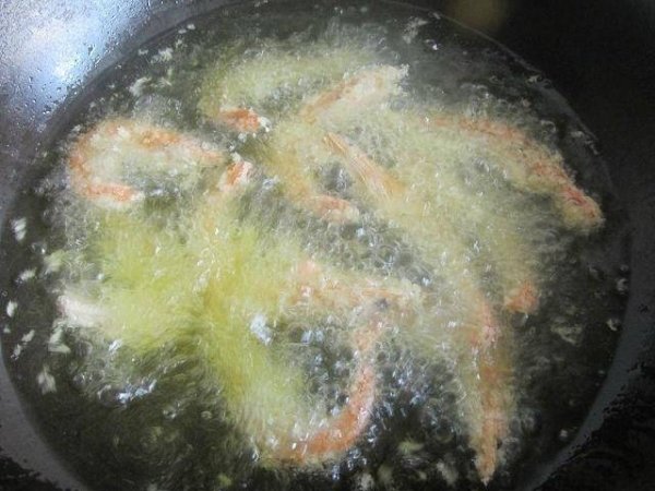 香酥虾怎么炸-香酥虾的做法7