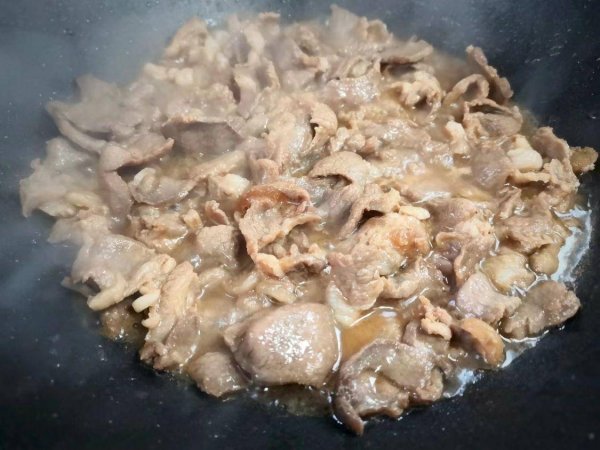 葱爆羊肉怎么炒才嫩-葱爆羊肉家常做法7