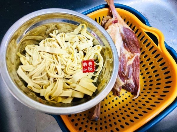 咸鸭腿蒸千张-咸鸭腿蒸千张做法2