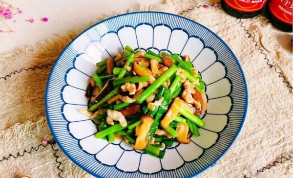 里脊肉炒香菇怎么炒-韭菜...