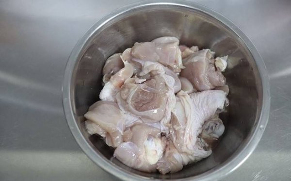 栗子炖鸡怎么做好吃-栗子炖鸡的功效和作用3