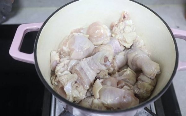 栗子炖鸡怎么做好吃-栗子炖鸡的功效和作用4