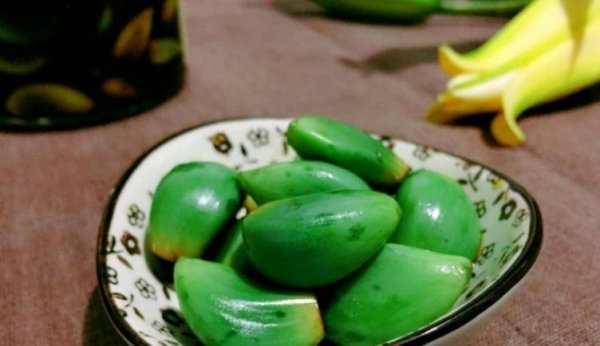 泡腊八蒜用什么醋泡-泡腊八蒜的制作方法3
