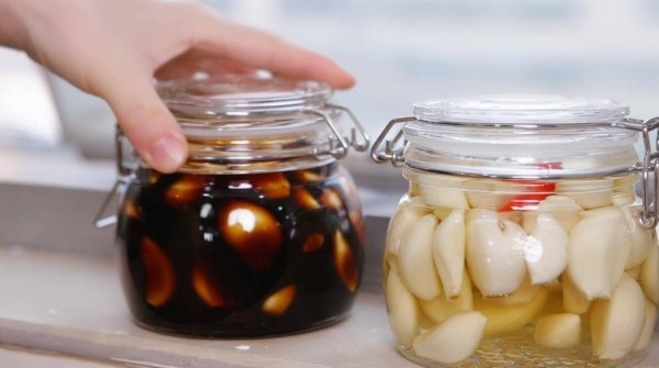 泡腊八蒜用什么醋泡-泡腊八蒜的制作方法6