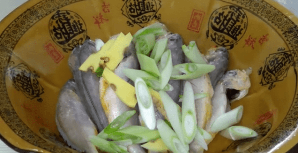 香酥小黄鱼怎么炸-香酥小黄鱼的做法3