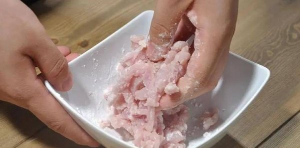 炒肉丝怎么炒嫩又好吃-炒肉丝滑嫩的诀窍是什么4