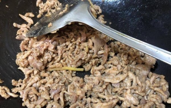 炒肉丝怎么炒嫩又好吃-炒肉丝滑嫩的诀窍是什么5