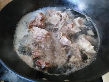 冬天如何炖羊肉-冬天炖羊肉的窍门是什么10