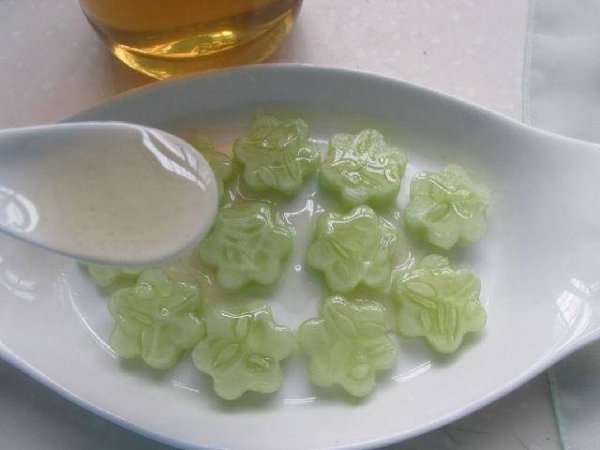 蜂蜜黄瓜能一起吃吗-蜂蜜黄瓜的做法7