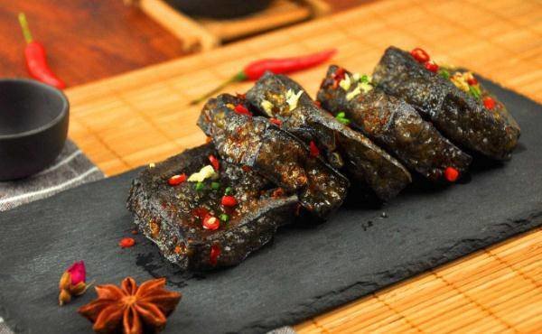 关于臭豆腐的历史与传说-臭豆腐的制作方法3