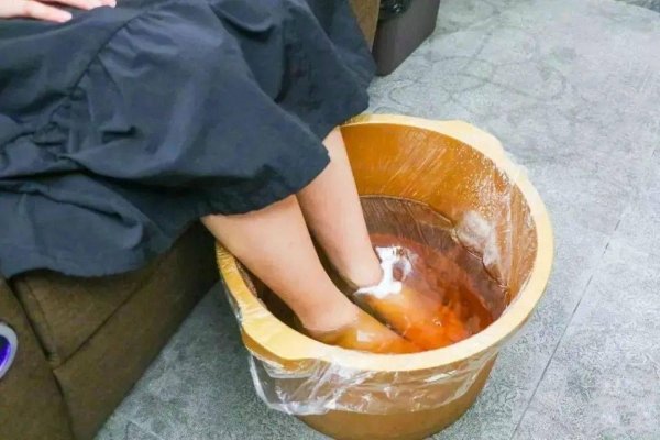 肾虚脸上有什么表现-脸与...